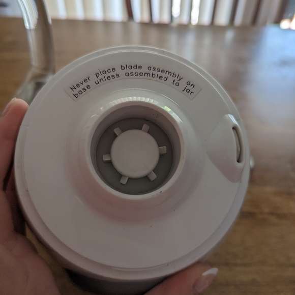 Emeril White Blender, 6 Cup - Picture 7 of 8